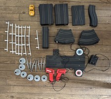 Electric car circuit + 42 rails + Porsche 911S Jouef + pistol controller