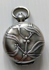 LOUIS HOLDER MEDALLION GOLD SILVER 800 MISTLETOE FLORAL DECOR ART NOUVEAU