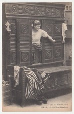 Old postcard 29 bed Clos Breton no. 5523