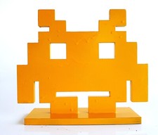 sculpture Space INVaDER jaune