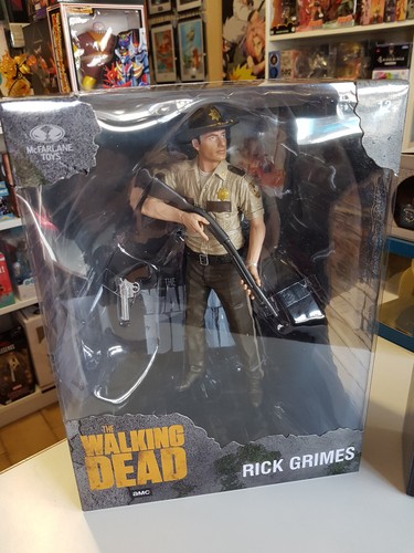 The walking dead statue 8 - the,