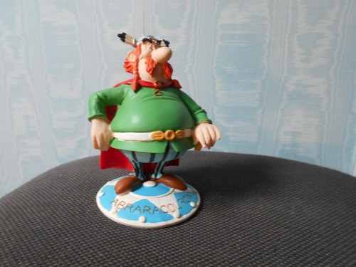 Lot figurines personnages - lot,