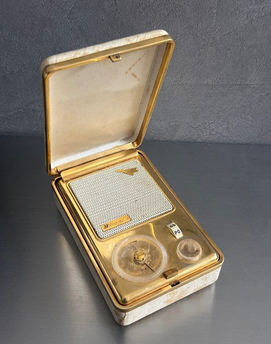 Radio transistor mirage de - /,