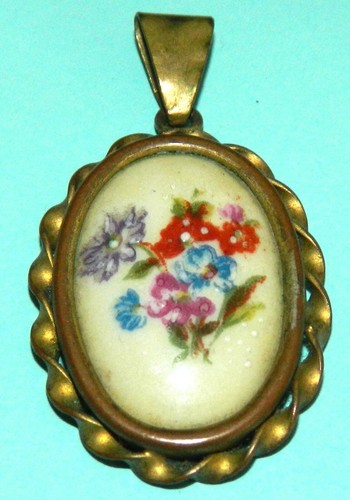 Joli pendentif vintage - joli,