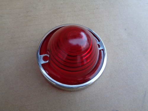 Cabochon feux rouge contour