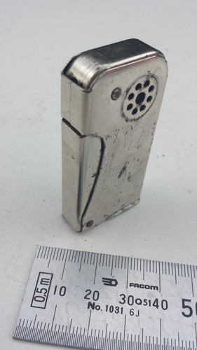 Ancien briquet essence - à,