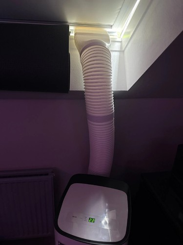 Portable window adapter - ac,