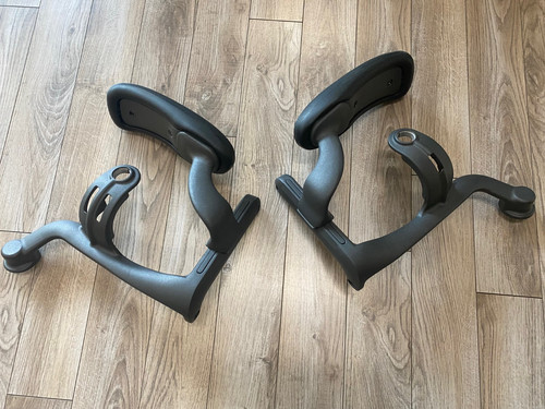 Herman miller aeron chair - miller,