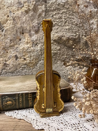 Ancienne guitare céramique