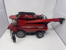 Tomy Case IH Axial Flow 8240 Combine Harvester 1:16 Big Red Farm Series (Video)