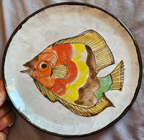 Rare assiette table signée - de,