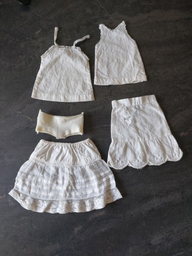 Tenue poupée bleuette - tenue,