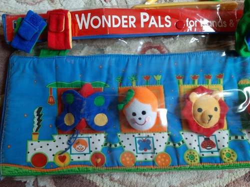 Tiny love wonder pals - love,