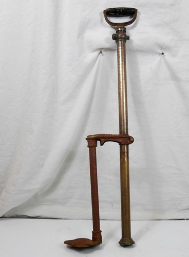 Ancienne pompe seau - ancienne,