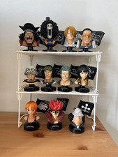 Lot de 11 figurines buste ONE