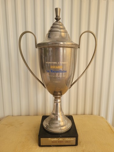 Ancien trophée des artistes - trophée,