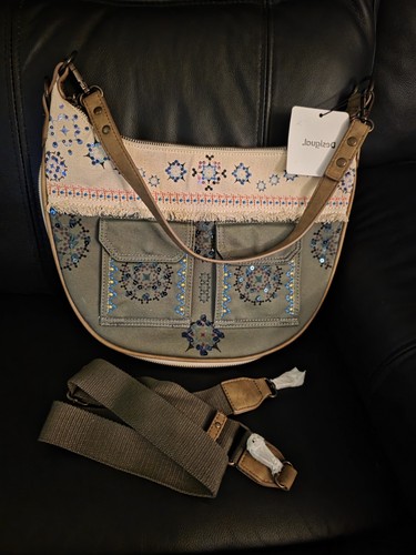 Sac bandoulière porté - ou,