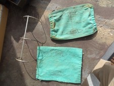 Hornby 2 Saint Brothers tarpaulins + 1 bow in good used condition 1 dirty