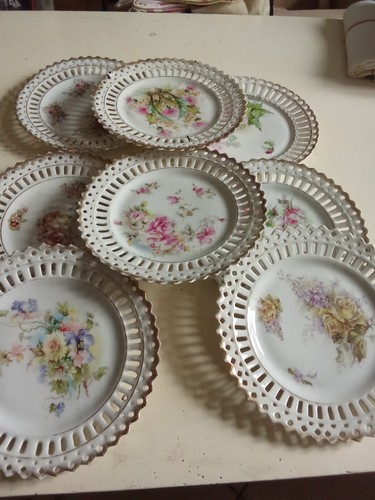 Assiettes ajourees en - 8,
