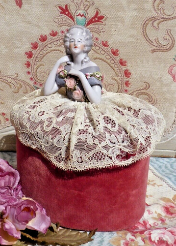 Ancienne demi figurine - demi,