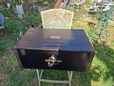 Ancienne valise en bois noirci