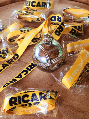 Tour coup ricard ramasse - tour,