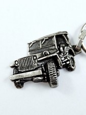 KEYCHAIN - JEEP WILLYS - 2D Metal Plenee-Jugon - Vintage 1990s Garage -