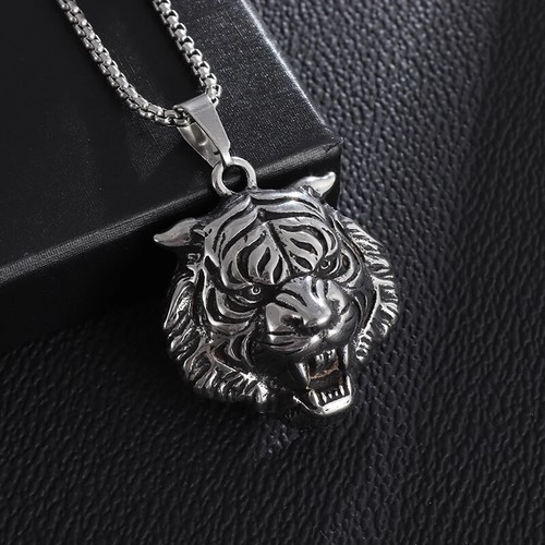 Collier tigre couleur argent