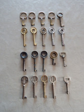 Lot de 20 Anciennes Clés de