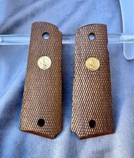 Colt 1911 Government / Commander Wood Grips w/ Gold Medallions - Vintage Style