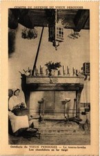 Old postcard PEROUGES Le tourne-broche Les chandeliers en iron wrought (684118)