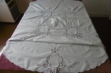 Jolie nappe ronde avec
