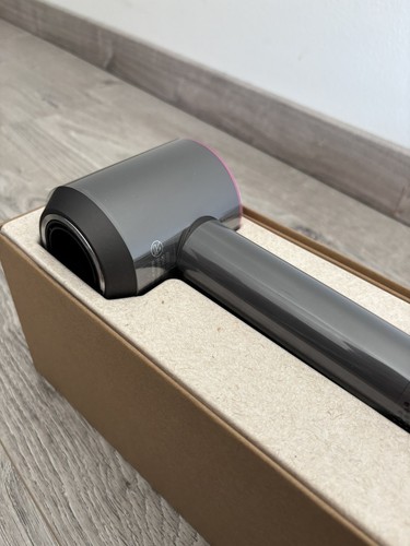 Sèche cheveux dyson hd15 - cheveux,