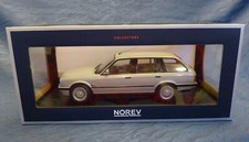 Voiture miniature au 1/18: BMW 325i touring E30 1991 de NOREV, neuve en boîte.