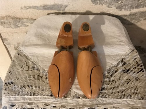 Paire embauchoirs bois de - en,