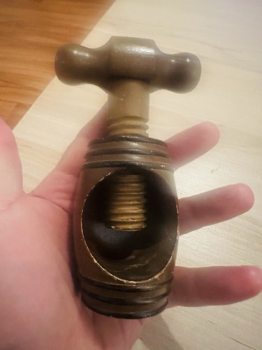 Ancien casse noisette noix