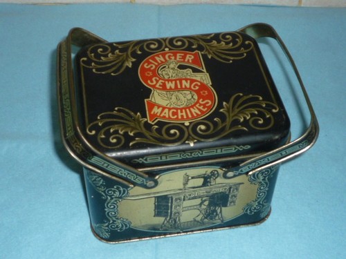 Ancienne boite tole machine - en,