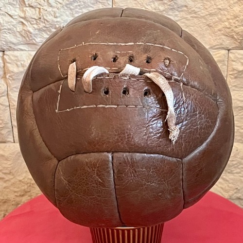 Ballon football cuir à - en,