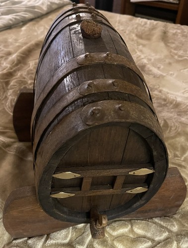 Petit tonneau rhum fin - petit,