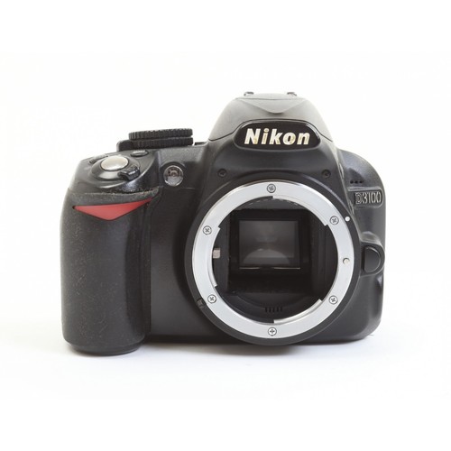 Nikon d3100 très bien - +,