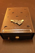 Coffre-fort en acier sous