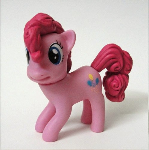 Tomy little pony figurine - pony,
