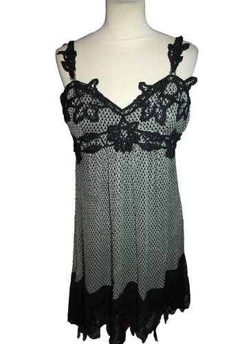 Top nuisette broderies - top,