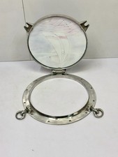 Paire de hublots anciens en aluminium marin avec décor en verre et peint - 2 ...