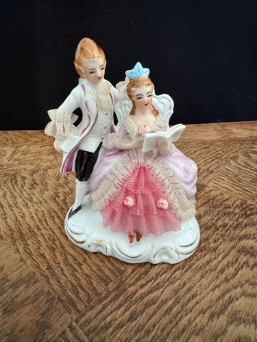 Figurine décorative - , en
