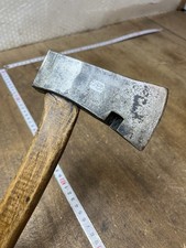 hache outil ancien hachette