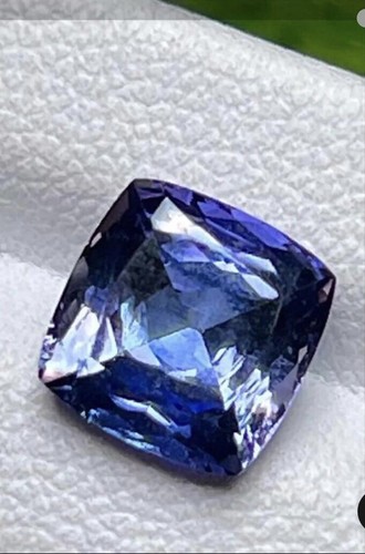 100 natural sapphire - 2.74,