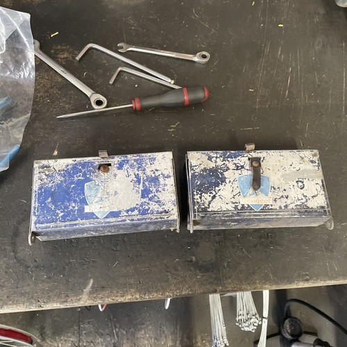 Caisse outils vélos peugeot - caisse,