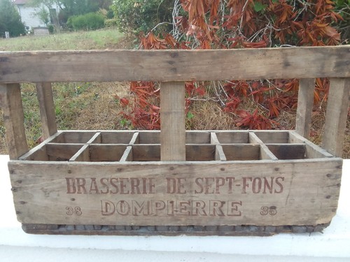 Ancien casier bouteilles en - à,