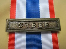 Agrafe  CYBER  pour la